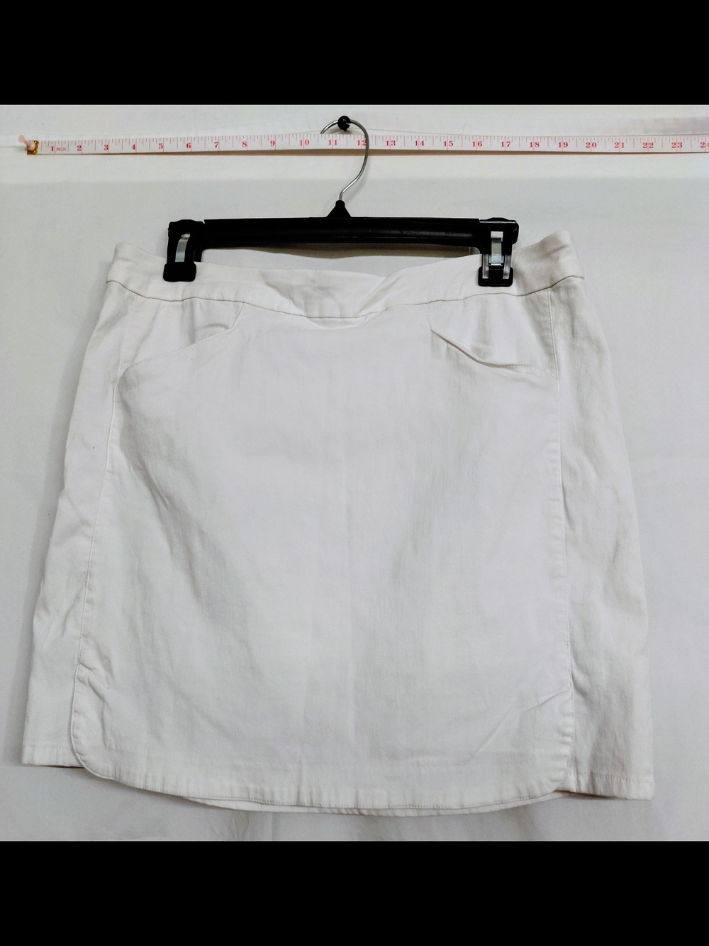 Kate Park White Casual Mini Skort